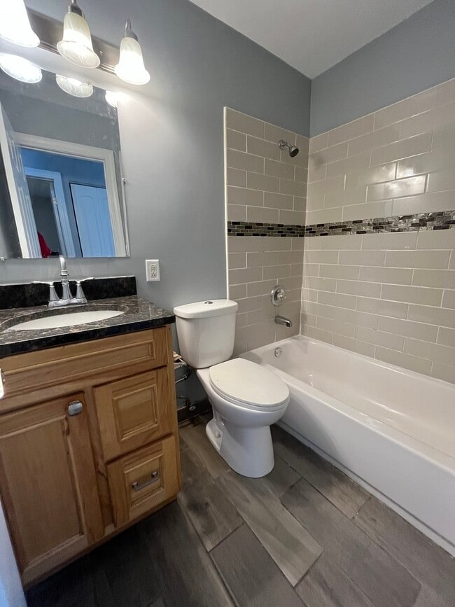 Baño - 28 Wildwood Lane G