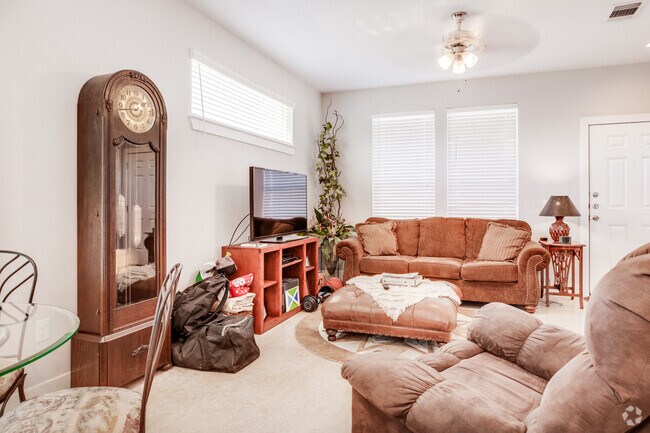 Living Space - 301 S Hill St