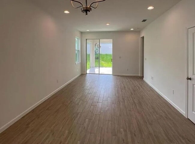 Building Photo - Spacious & Modern 4-Bed Home in Hartwood Landing – Minutes from Orlando!