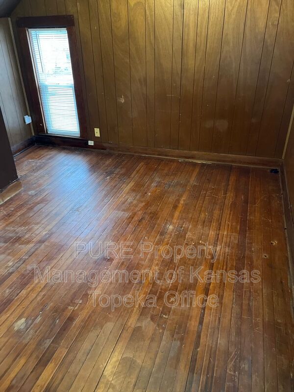 Building Photo - 1220 SW Harvey Pl