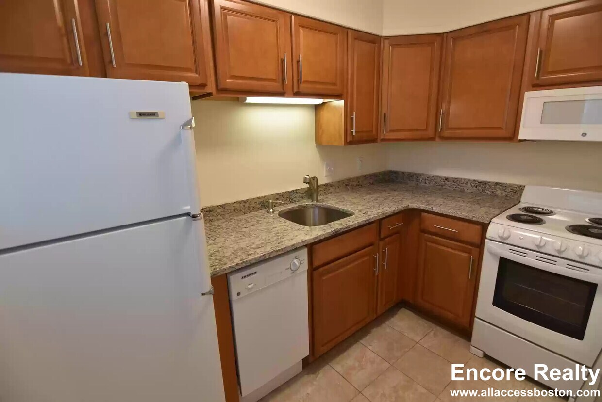 Foto principal - 74 Parkman St