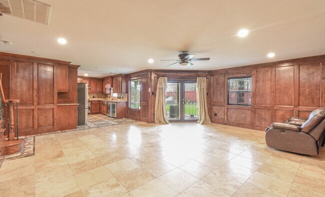 Building Photo - 10126 Rosbrook Dr