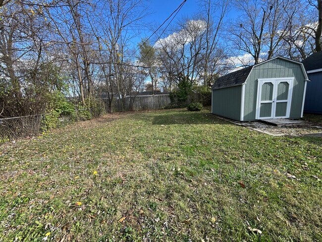 Building Photo - 1329 Wallace Ave