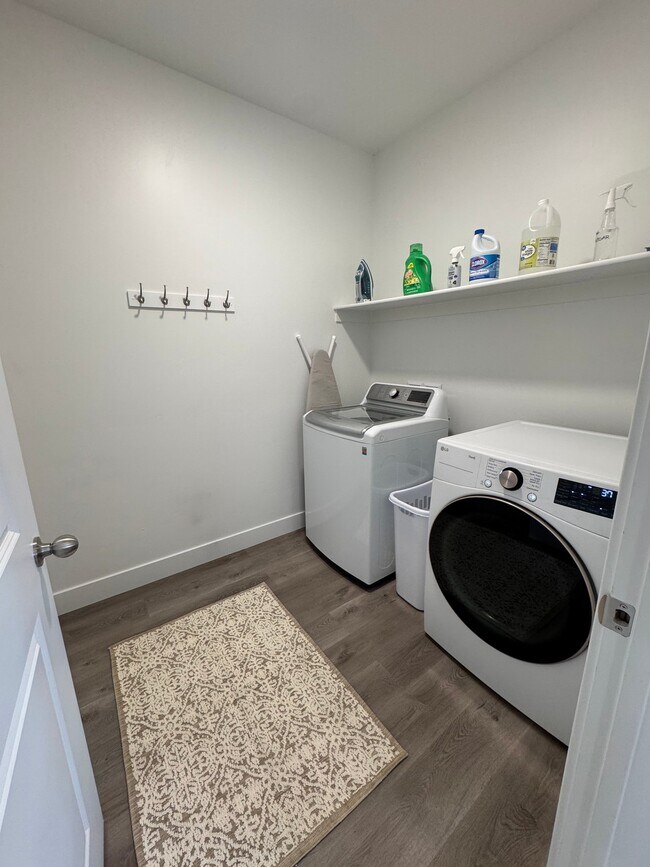 Foto del edificio - 5801 S Garnet Dr