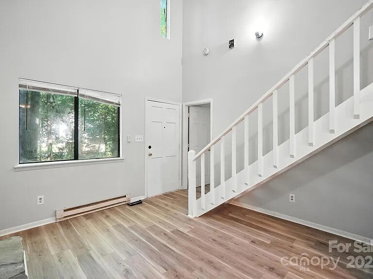 Foto principal - 11231 E W.T. Harris Blvd