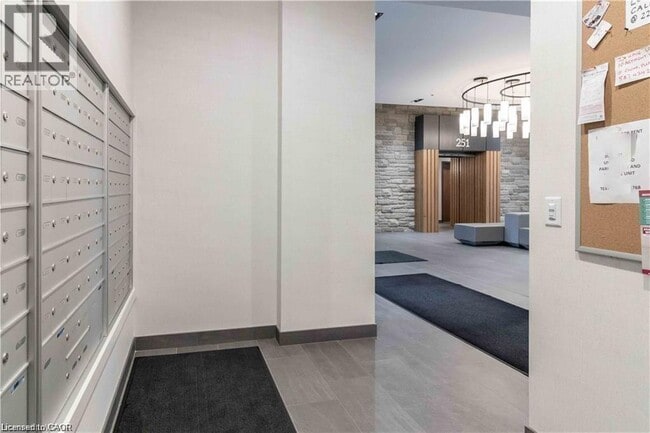 Building Photo - 251 Northfield Dr E