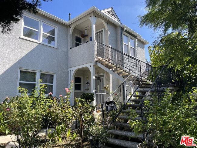 Building Photo - 1801 Hillside Dr