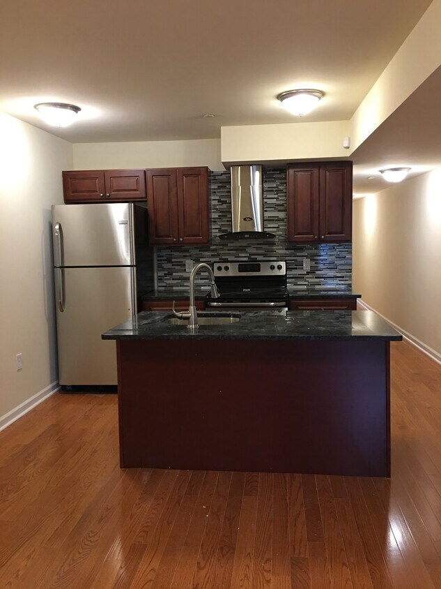Primary Photo - 243 S 45th St