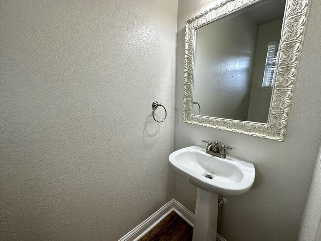 Foto del edificio - 16130 Limestone Lake Dr