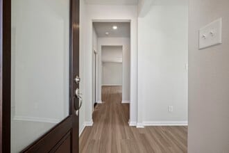 Building Photo - 335 Kingston Wy