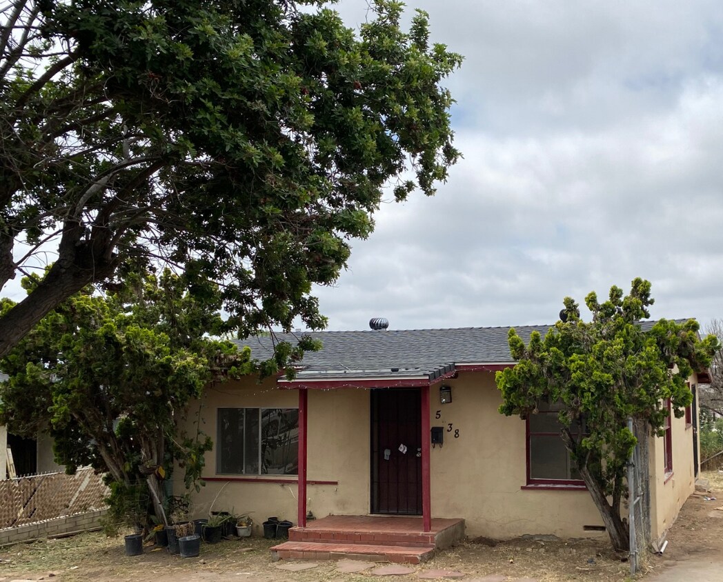 Foto principal - 5138 Roswell St