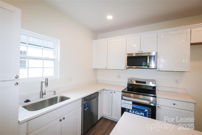 Foto del edificio - 1709 N Clay St