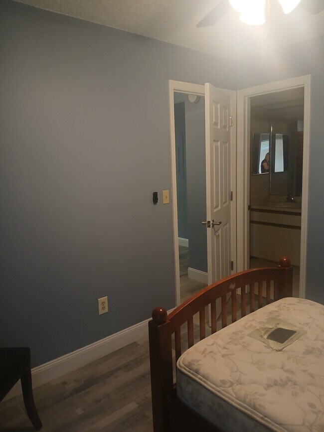 Foto del edificio - 2331 Sun Valley Cir