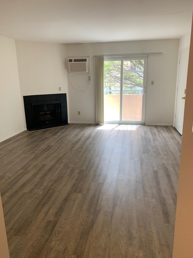 Foto del edificio - 2400 Walnut Ave
