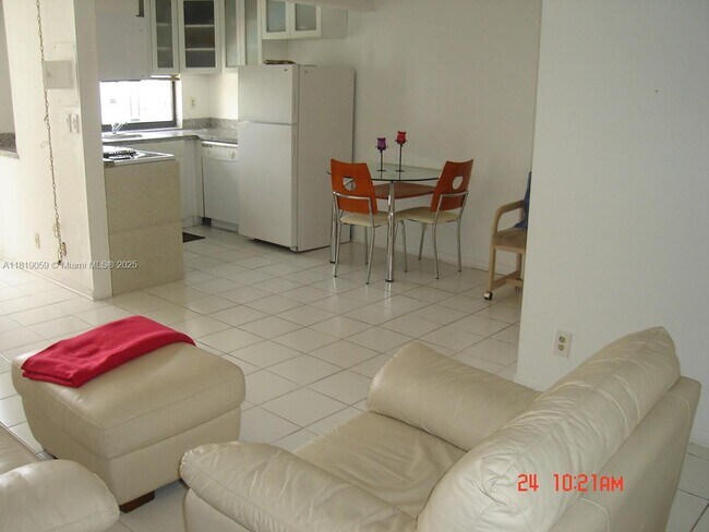 Foto del edificio - 16919 N Bay Rd