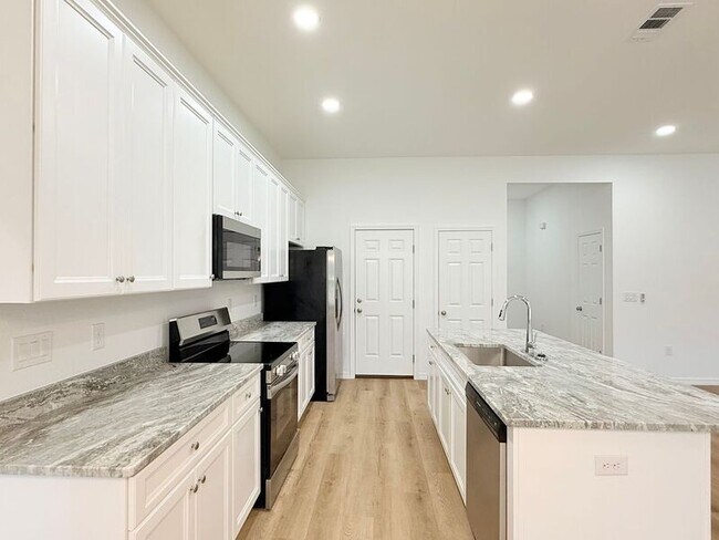 Building Photo - 3359 Country Ln