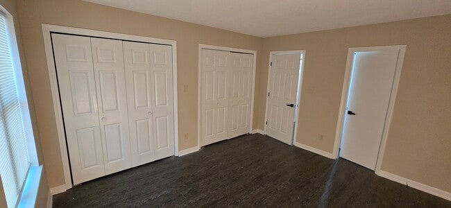 Foto del edificio - 4901 Wallingford Dr
