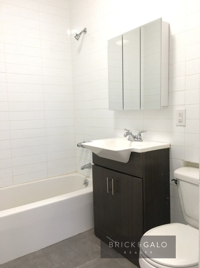 Foto del edificio - 365 Lincoln Pl