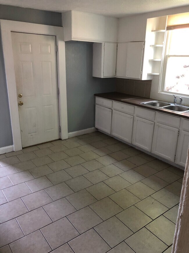 Photo - 432 N Bradley Ave House