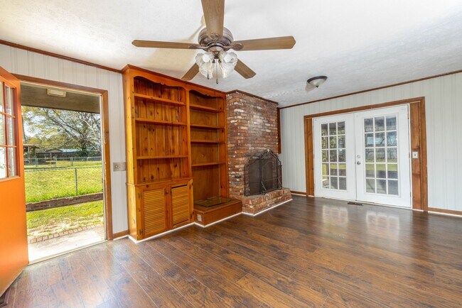 Foto del edificio - Move in Ready!!3 Bedroom 2 Bath Home in Lee County--Move in Special!!