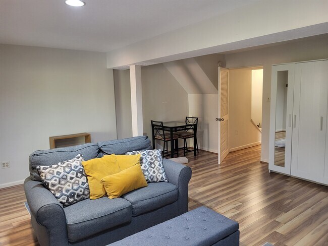 Foto del edificio - 1593 Autumn Ridge Cir