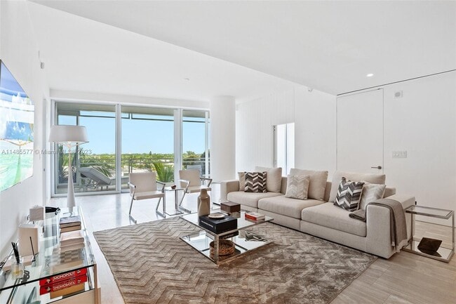 Building Photo - 9001 Collins Ave