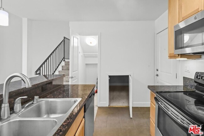 Foto del edificio - 10982 Roebling Ave