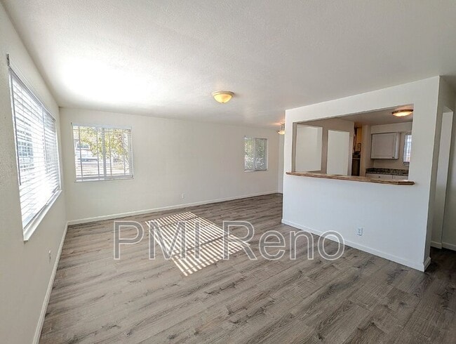 Building Photo - 760 Balzar Cir