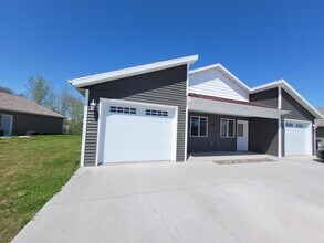 Building Photo - 5258 Christopher Dr