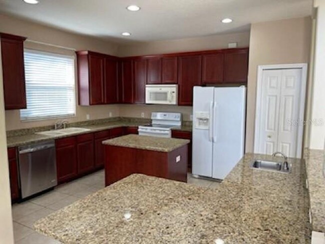 Foto del edificio - 2241 Hannah Way S