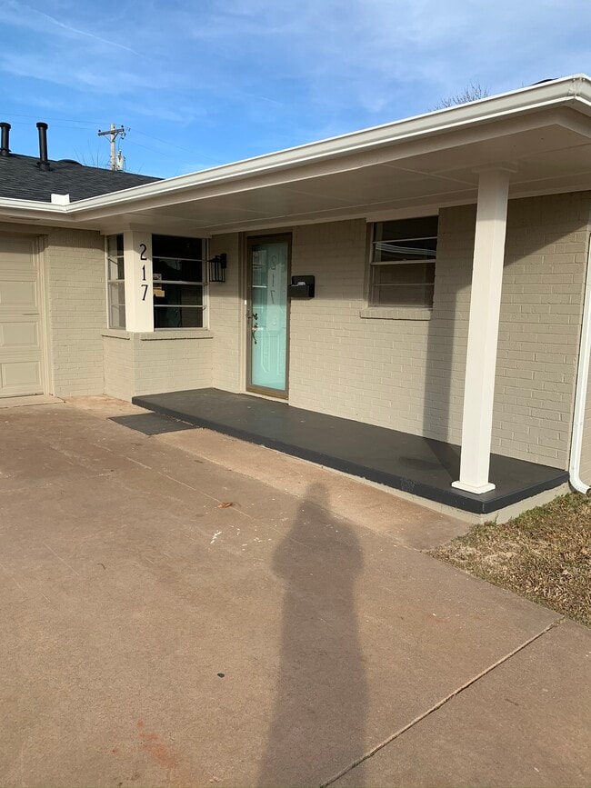 Building Photo - 217 E 30th St