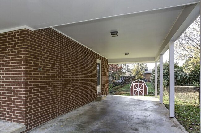 Foto del edificio - 110 Shasta Ct