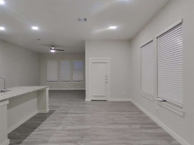 Building Photo - 22855 Terrazzo Dr
