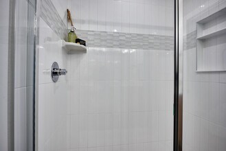 Building Photo - Creekline Townhomes