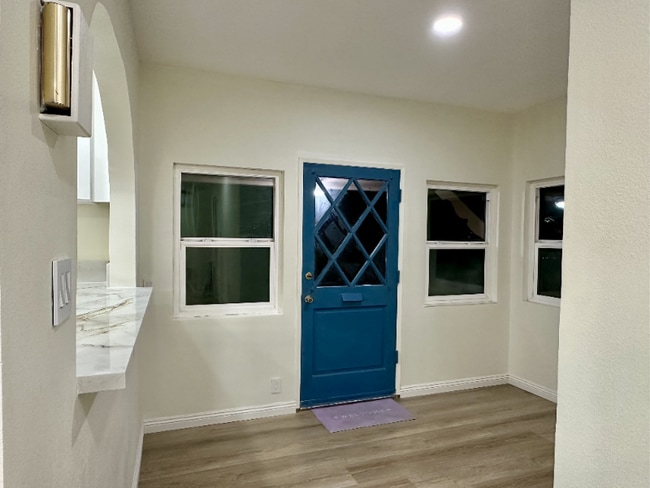 Building Photo - 7860 La Fiesta Dr