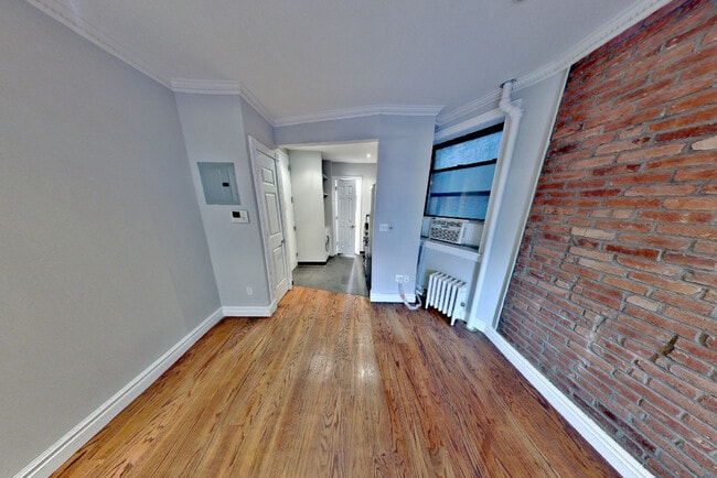 Building Photo - 382 E 10th St
