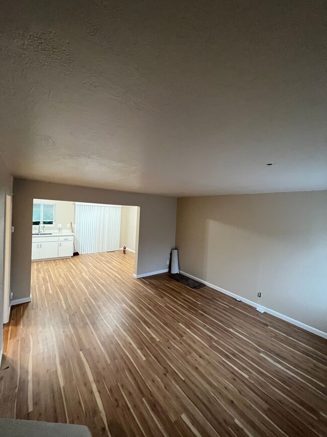 Building Photo - 906 E. Cotati Avenue