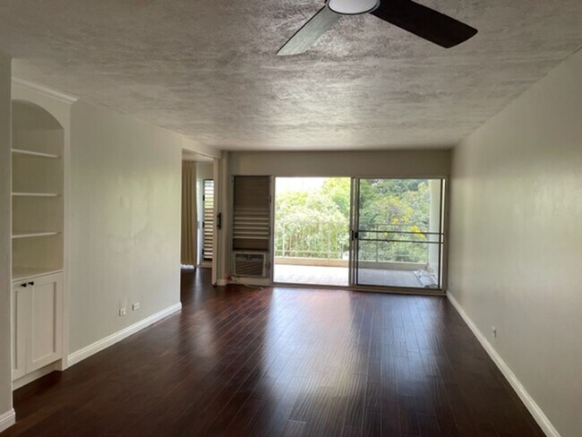 Foto del edificio - Available now - 2 bedroom / 2 bath / 1 cov...