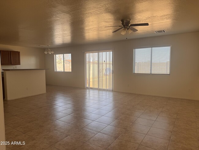 Foto del edificio - 40957 N Pinon Ln