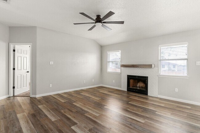 Foto del edificio - 5206 Morning Glen Ln