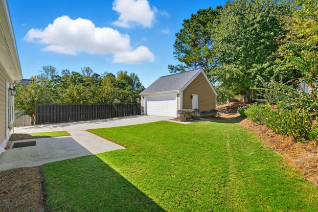 Building Photo - 202 Evergreen Trce