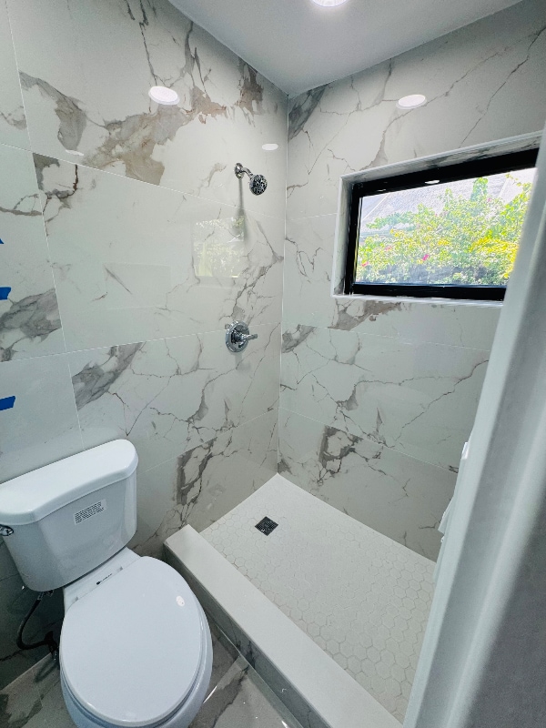 Building Photo - 6633 Dahlia Dr