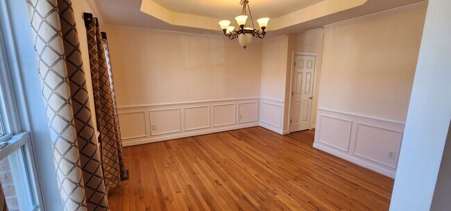 Foto del edificio - Nice 2 story brick home near Reagan High School