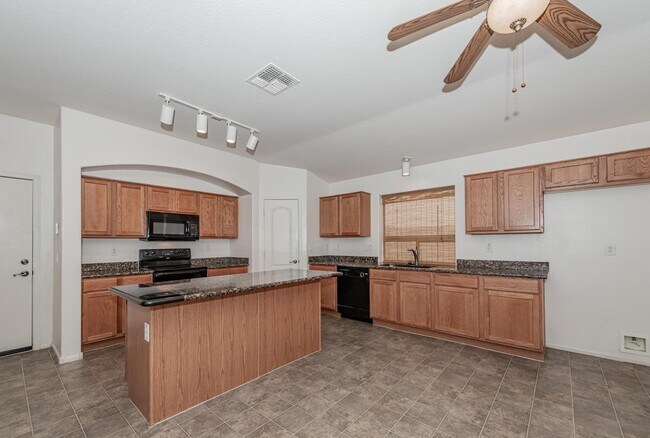 Foto del edificio - 17571 W Eugene Ter