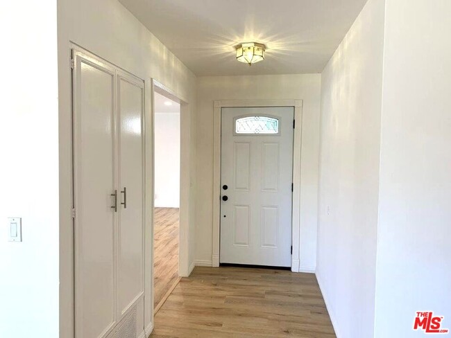 Building Photo - 6308 Villa Rosa Dr