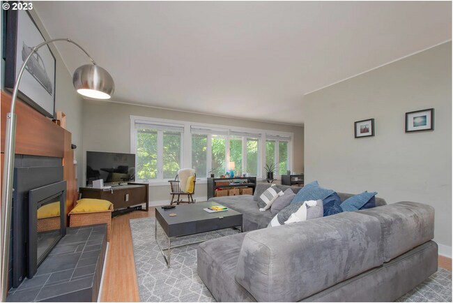 Living room. * Unit is not furnished - for illustrative purposes only. - 1120 SE 31st Ave