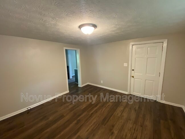 Building Photo - 623 Fertilla St