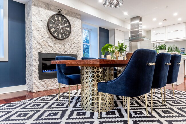 Foto del edificio - 1336 Parkwood Pl NW