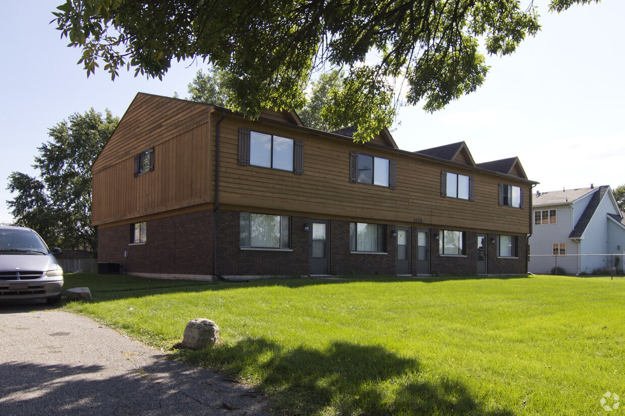 Primary Photo - 4133 73rd Ave