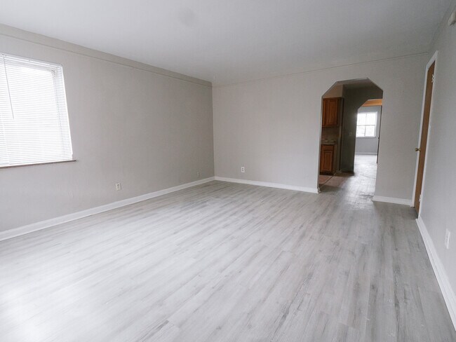 Foto del edificio - 624 Maple Dr